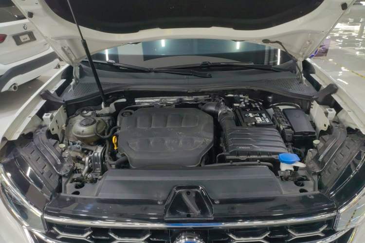 Used Volkswagen Tayron 2023 330TSI Two-Wheel-Drive Luxury Plus Advanced Version Engine Bay