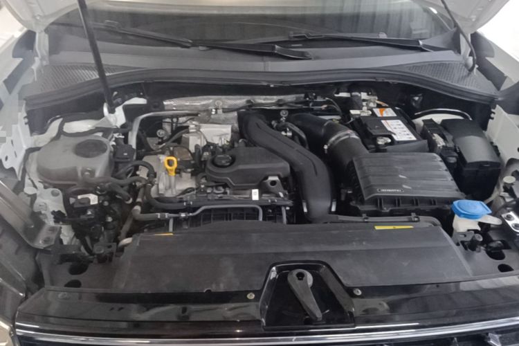 Used Volkswagen Tayron 2023 300TSI Two-Wheel-Drive Luxury Plus Advanced Edition Engine Bay