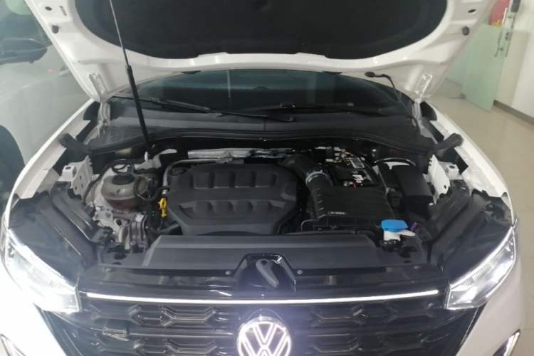 Used Volkswagen Tayron 2023 Revised Version 380TSI All-Wheel Drive R-Line High-Energy Edition Engine Bay