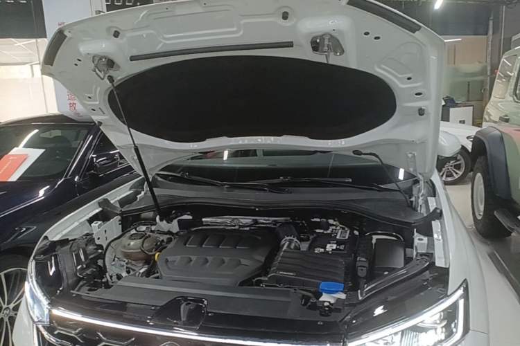 Used Volkswagen Tayron 2023 Revised Version 380TSI All-Wheel Drive R-Line High-Energy Edition Engine Bay