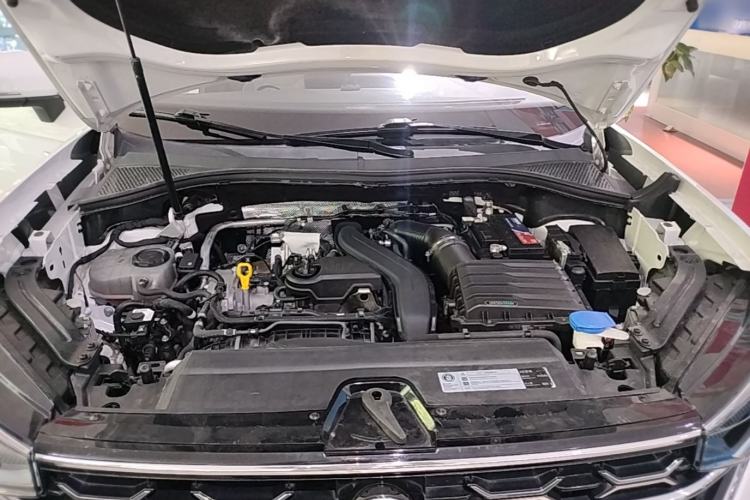 Used Volkswagen Tayron 2023 300TSI Two-Wheel-Drive Luxury Plus Advanced Edition Engine Bay