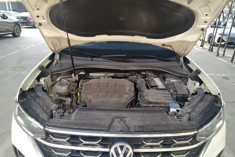 Used Volkswagen Tayron 2023 330TSI Two-Wheel-Drive Luxury Plus Advanced Version Engine Bay