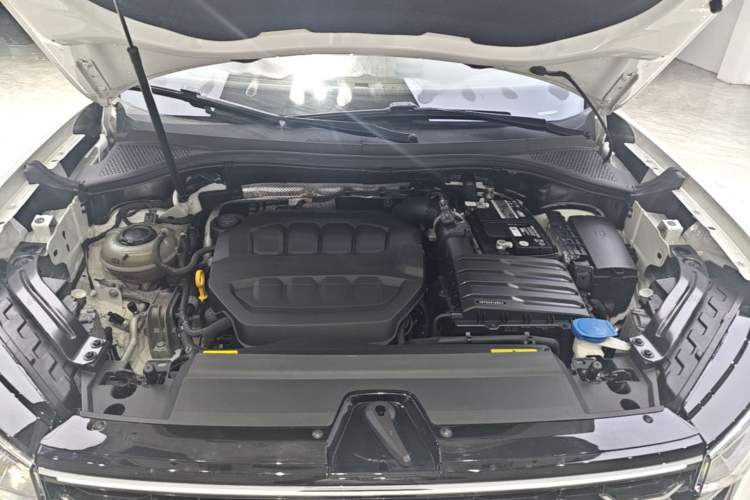 Used Volkswagen Tayron 2023 330TSI Two-Wheel-Drive Luxury Plus Advanced Version Engine Bay