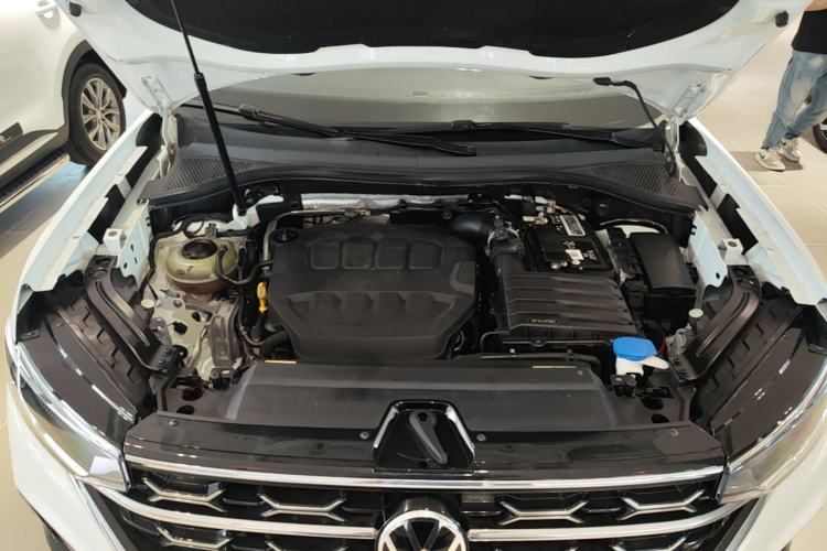 Used Volkswagen Tayron 2023 330TSI Two-Wheel-Drive Luxury Plus Advanced Version Engine Bay
