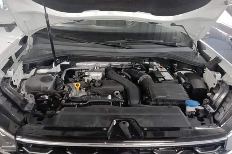 Used Volkswagen Tayron 2023 300TSI Two-Wheel-Drive Luxury Plus Advanced Edition Engine Bay