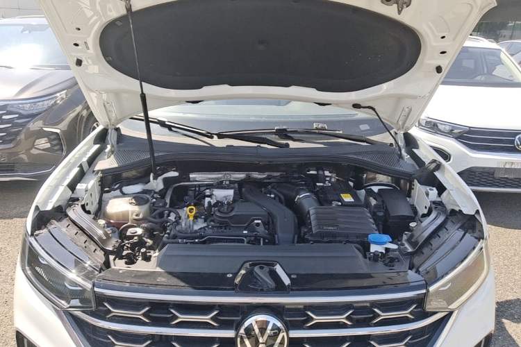 Used Volkswagen Tayron 2023 300TSI Two-Wheel-Drive Luxury Plus Advanced Edition Engine Bay
