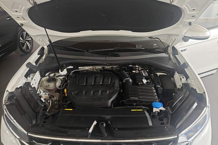 Used Volkswagen Tayron 2023 Revised Version 380TSI All-Wheel Drive R-Line High-Energy Edition Engine Bay