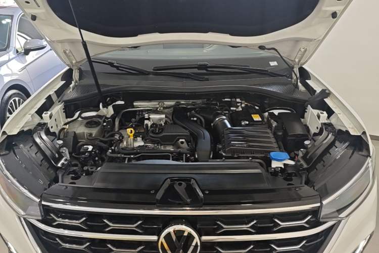 Used Volkswagen Tayron 2023 300TSI Two-Wheel-Drive Luxury Plus Advanced Edition Engine Bay