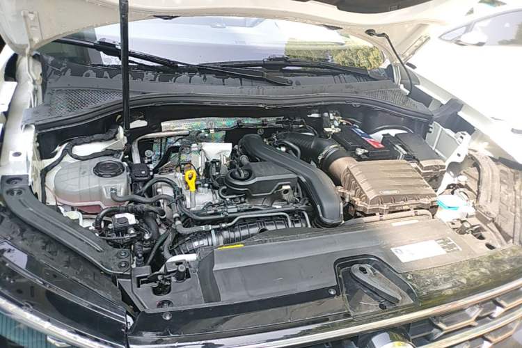 Used Volkswagen Tayron 2023 300TSI Two-Wheel-Drive Luxury Plus Advanced Edition Engine Bay