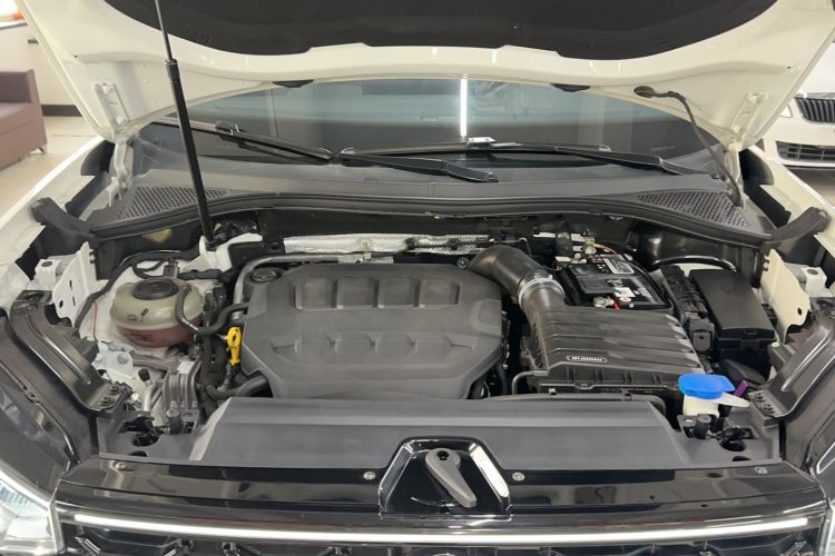 Used Volkswagen Tayron 2023 Revised Version 380TSI All-Wheel Drive R-Line High-Energy Edition Engine Bay