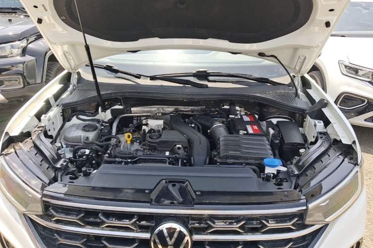 Used Volkswagen Tayron 2023 300TSI Two-Wheel-Drive Luxury Plus Advanced Edition Engine Bay