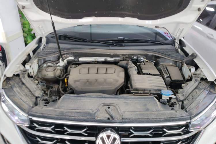 Used Volkswagen Tayron 2023 330TSI Two-Wheel-Drive Luxury Plus Advanced Version Engine Bay