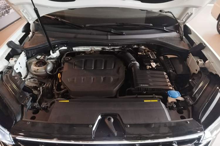 Used Volkswagen Tayron 2023 Revised Version 380TSI All-Wheel Drive R-Line High-Energy Edition Engine Bay
