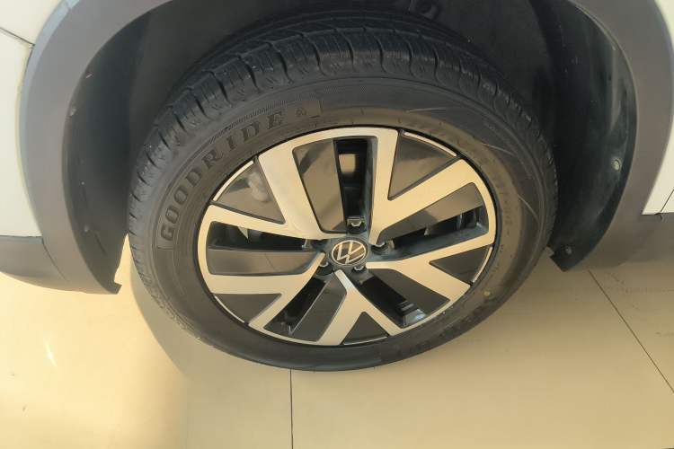 Used Volkswagen Tayron 2023 300TSI Two-Wheel-Drive Luxury Plus Advanced Edition Exterior 4