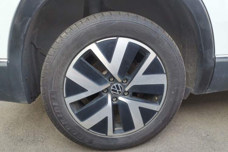 Used Volkswagen Tayron 2023 300TSI Two-Wheel-Drive Luxury Plus Advanced Edition Exterior 4