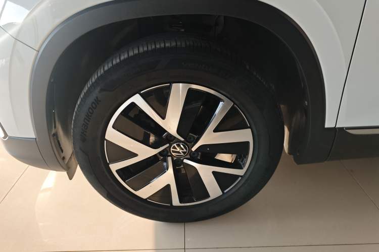 Used Volkswagen Tayron 2023 300TSI Two-Wheel-Drive Luxury Plus Advanced Edition Exterior 4