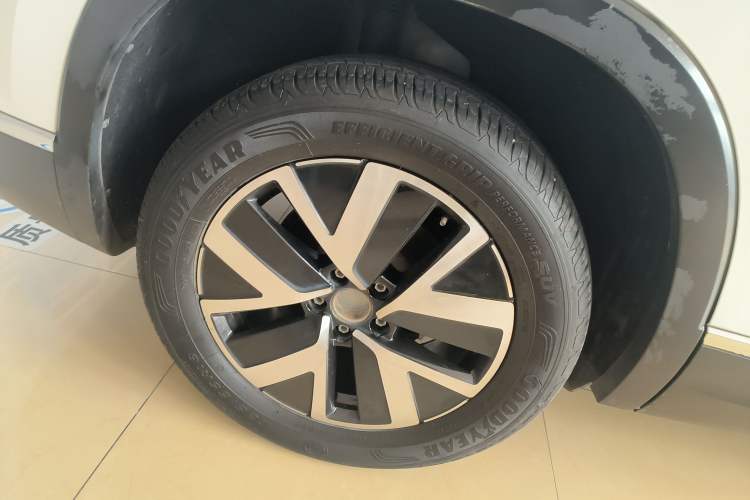 Used Volkswagen Tayron 2023 300TSI Two-Wheel-Drive Luxury Plus Advanced Edition Exterior 5