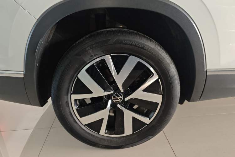 Used Volkswagen Tayron 2023 300TSI Two-Wheel-Drive Luxury Plus Advanced Edition Exterior 5