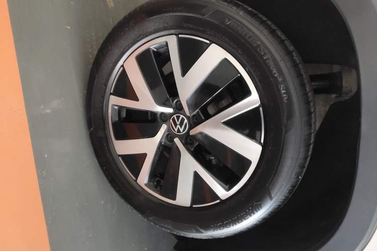 Used Volkswagen Tayron 2023 300TSI Two-Wheel-Drive Luxury Plus Advanced Edition Exterior 8