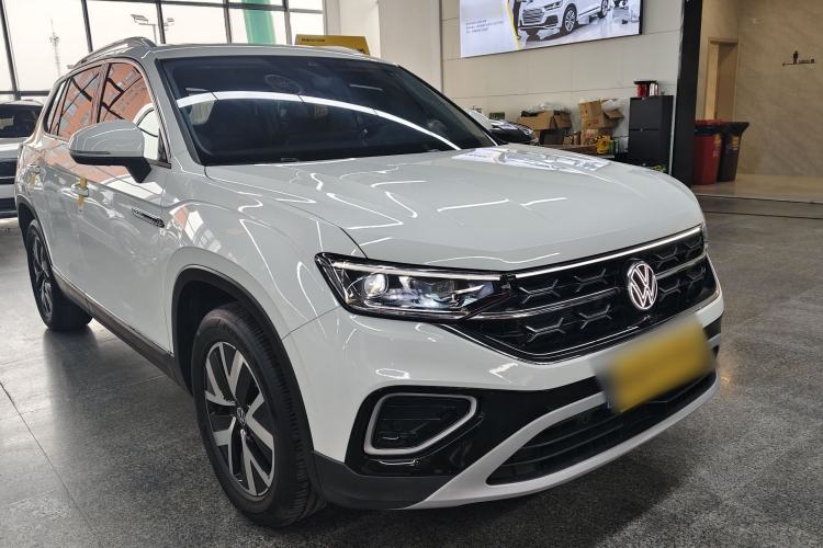 Used Volkswagen Tayron 2023 330TSI Two-Wheel-Drive Luxury Plus Advanced Version Front Right 45 Deg