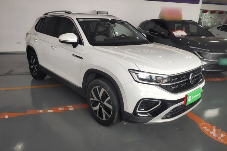 Used Volkswagen Tayron 2023 300TSI Two-Wheel-Drive Luxury Plus Advanced Edition Front Right 45 Deg
