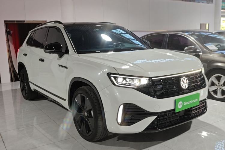 Used Volkswagen Tayron 2023 Revised Version 380TSI All-Wheel Drive R-Line Pro Smart Edition Front Right 45 Deg