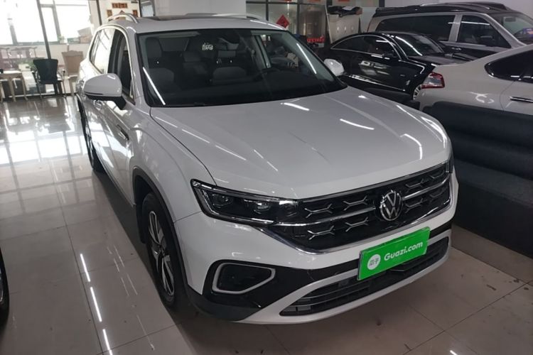 Used Volkswagen Tayron 2023 300TSI Two-Wheel-Drive Luxury Plus Advanced Edition Front Right 45 Deg