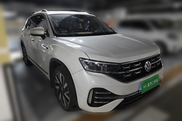 Used Volkswagen Tayron 2023 330TSI Two-Wheel-Drive R-Line High-Energy Version Front Right 45 Deg