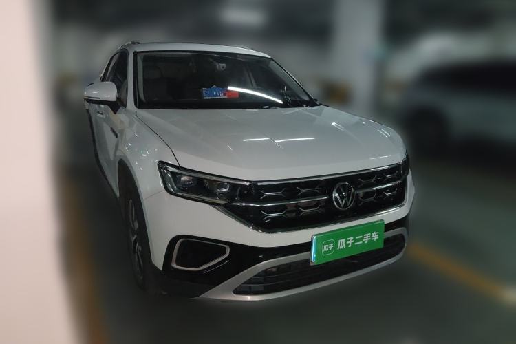 Used Volkswagen Tayron 2023 330TSI Two-Wheel-Drive Luxury Plus Advanced Version Front Right 45 Deg