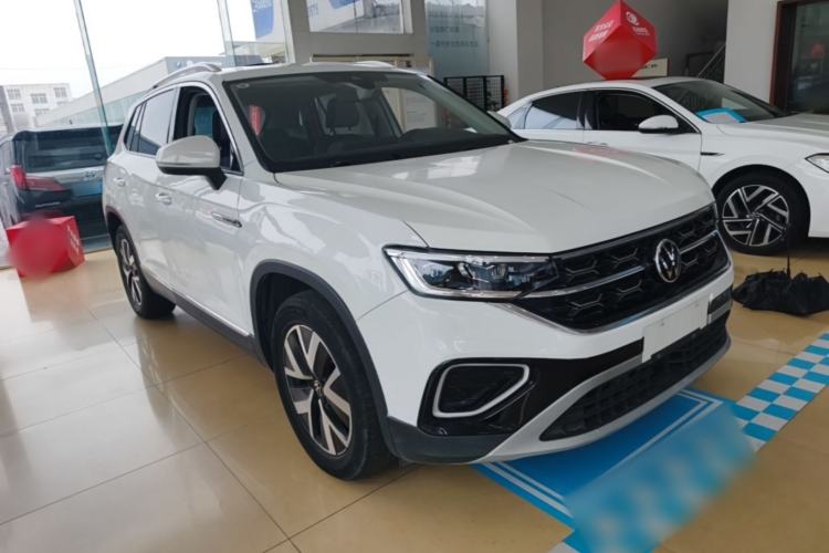 Used Volkswagen Tayron 2023 300TSI Two-Wheel-Drive Luxury Plus Advanced Edition Front Right 45 Deg