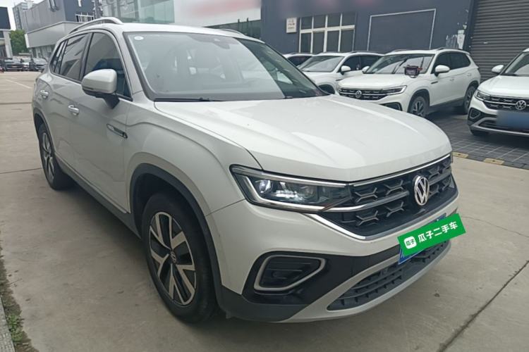 Used Volkswagen Tayron 2023 300TSI Two-Wheel-Drive Luxury Plus Advanced Edition Front Right 45 Deg