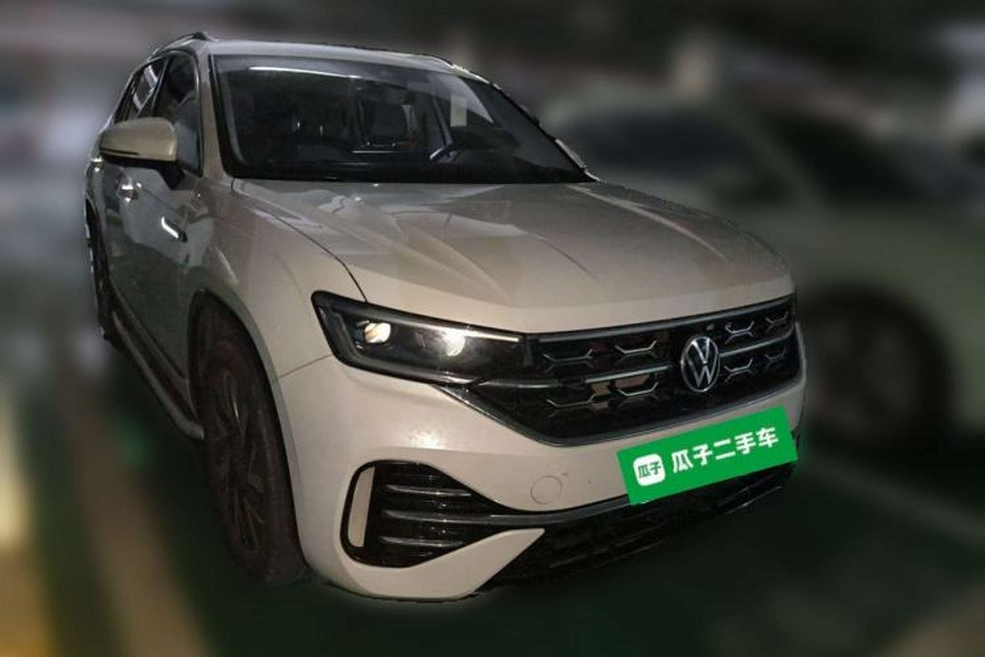 Used Volkswagen Tayron 2023 Revised Version 380TSI All-Wheel Drive R-Line High-Energy Edition Front Right 45 Deg