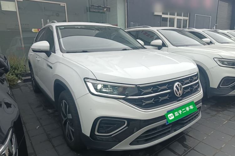 Used Volkswagen Tayron 2023 300TSI Two-Wheel-Drive Luxury Plus Advanced Edition Front Right 45 Deg