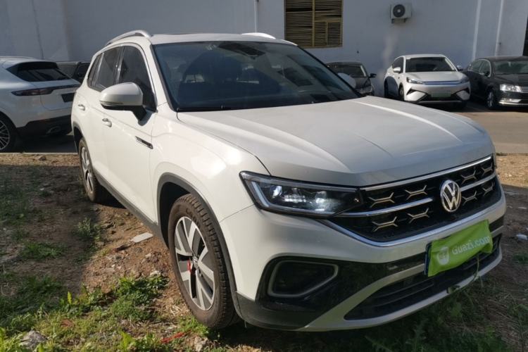 Used Volkswagen Tayron 2023 300TSI Two-Wheel-Drive Luxury Plus Advanced Edition Front Right 45 Deg