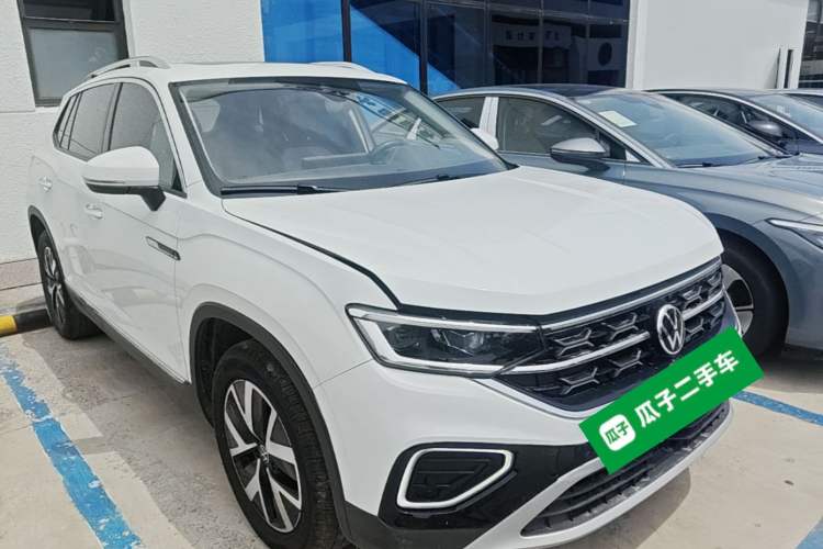 Used Volkswagen Tayron 2023 300TSI Two-Wheel-Drive Luxury Plus Advanced Edition Front Right 45 Deg