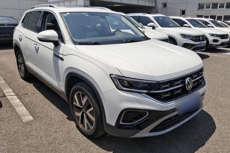 Used Volkswagen Tayron 2023 300TSI Two-Wheel-Drive Luxury Plus Advanced Edition Front Right 45 Deg