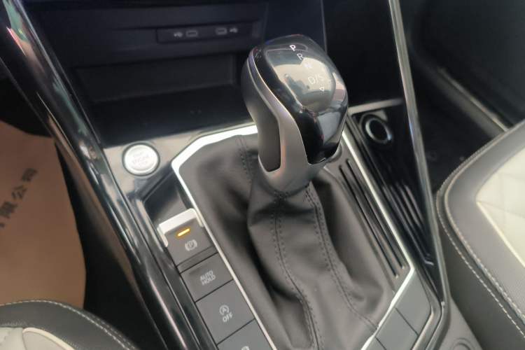 Used Volkswagen Tayron 2023 300TSI Two-Wheel-Drive Luxury Plus Advanced Edition Gear Lever