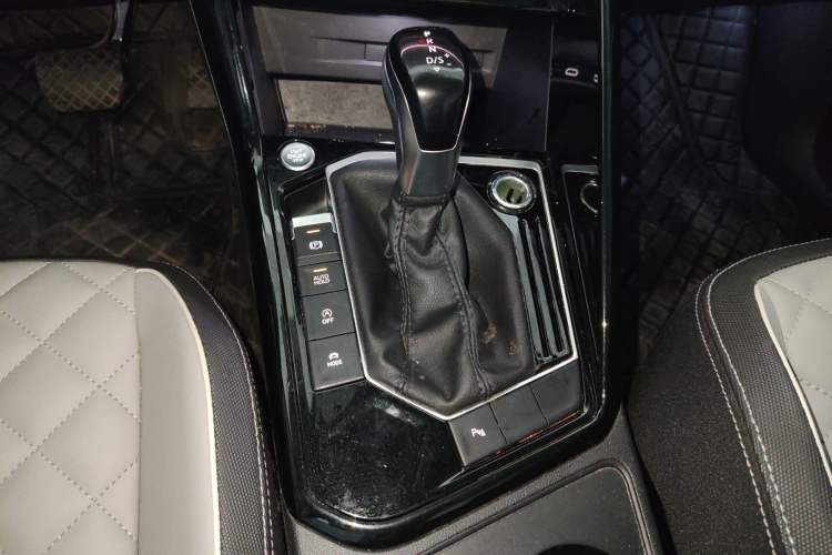 Used Volkswagen Tayron 2023 280TSI Two-Wheel-Drive Luxury Plus Advanced Version Gear Lever