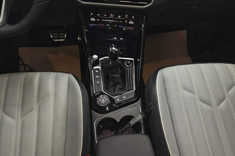 Used Volkswagen Tayron 2023 Revised Version 380TSI All-Wheel Drive R-Line Pro Smart Edition Gear Lever