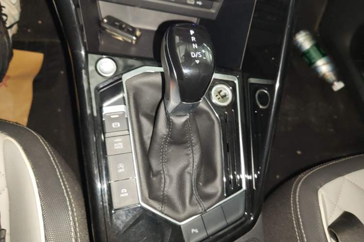 Used Volkswagen Tayron 2023 330TSI Two-Wheel-Drive Luxury Plus Advanced Version Gear Lever
