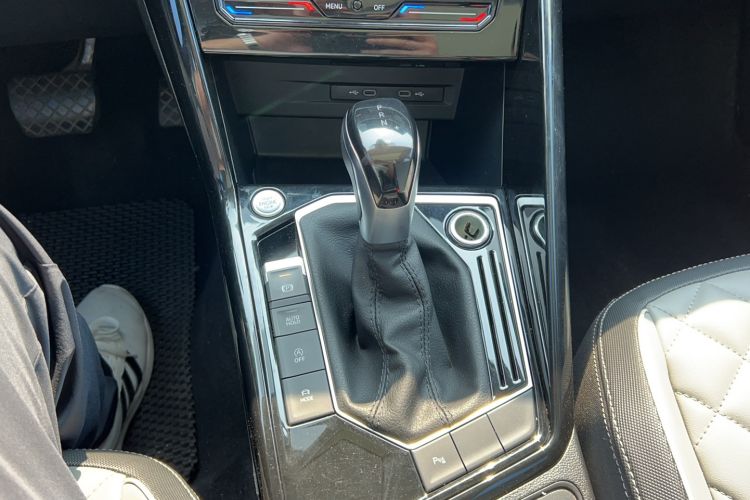Used Volkswagen Tayron 2023 330TSI Two-Wheel-Drive Luxury Plus Advanced Version Gear Lever