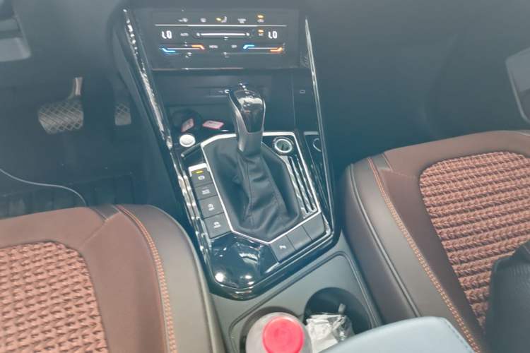 Used Volkswagen Tayron 2023 280TSI Two-Wheel-Drive Luxury Plus Advanced Version Gear Lever