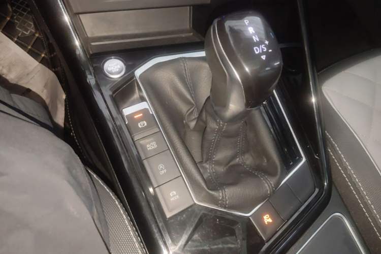 Used Volkswagen Tayron 2023 330TSI Two-Wheel-Drive R-Line High-Energy Version Gear Lever
