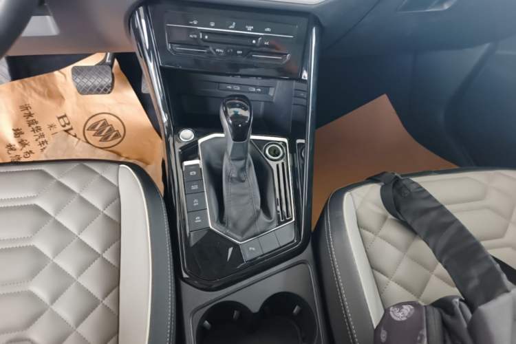 Used Volkswagen Tayron 2023 300TSI Two-Wheel-Drive Luxury Plus Advanced Edition Gear Lever