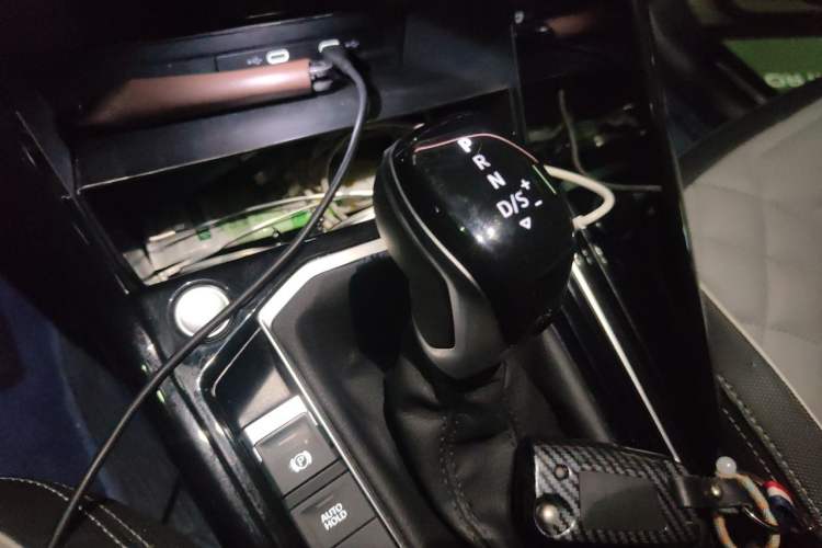 Used Volkswagen Tayron 2023 330TSI Two-Wheel-Drive Luxury Plus Advanced Version Gear Lever