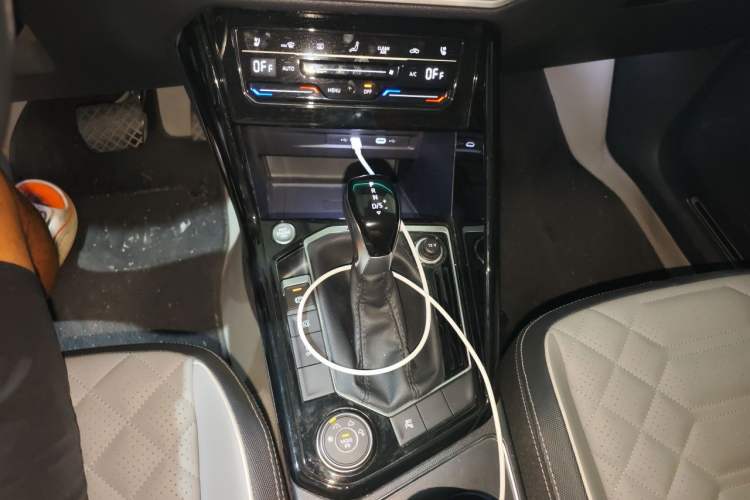 Used Volkswagen Tayron 2023 380TSI Four-Wheel Drive R-Line High-Energy Version Gear Lever