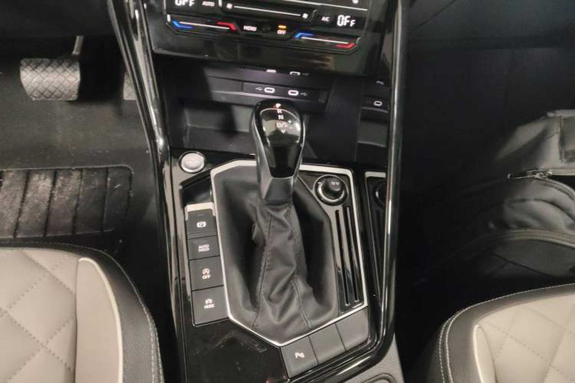 Used Volkswagen Tayron 2023 280TSI Two-Wheel-Drive Luxury Plus Advanced Version Gear Lever