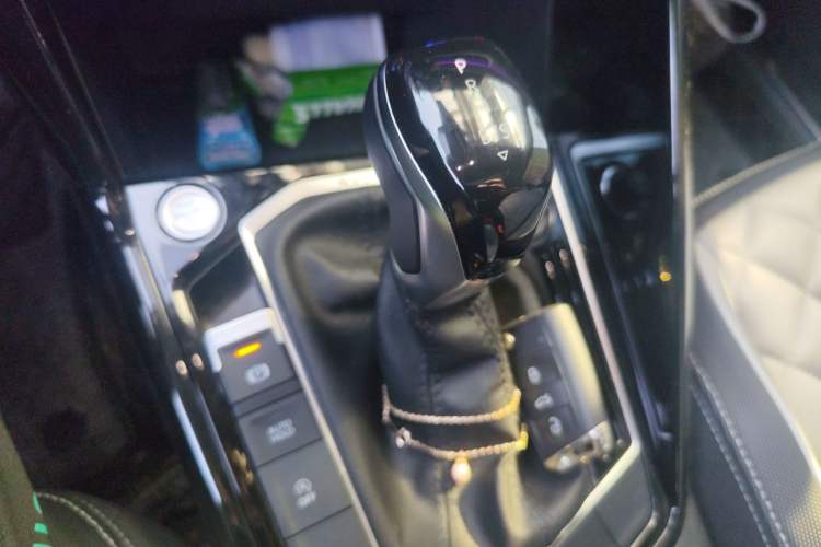 Used Volkswagen Tayron 2023 Revised Version 380TSI All-Wheel Drive R-Line High-Energy Edition Gear Lever