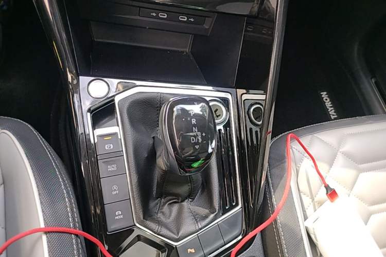 Used Volkswagen Tayron 2023 300TSI Two-Wheel-Drive Luxury Plus Advanced Edition Gear Lever