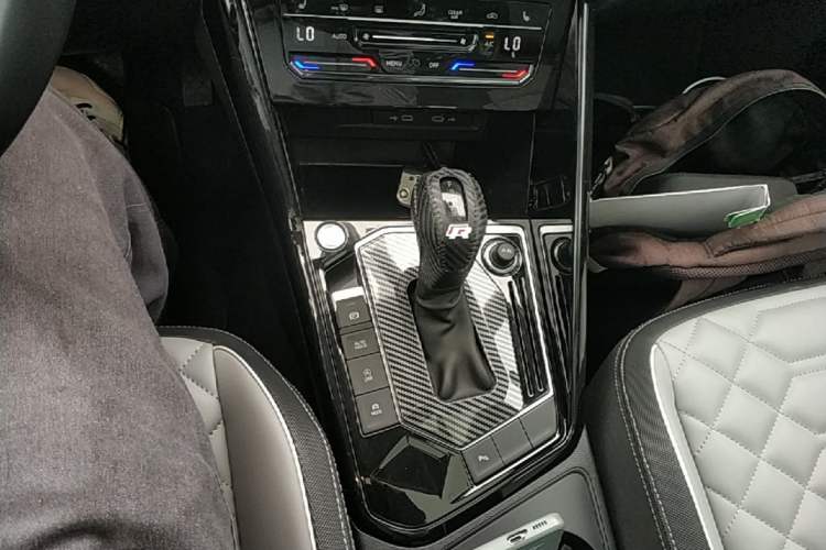 Used Volkswagen Tayron 2023 280TSI Two-Wheel-Drive Luxury Plus Advanced Version Gear Lever
